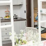 C80 - Rustic Chic Downtown Apartament