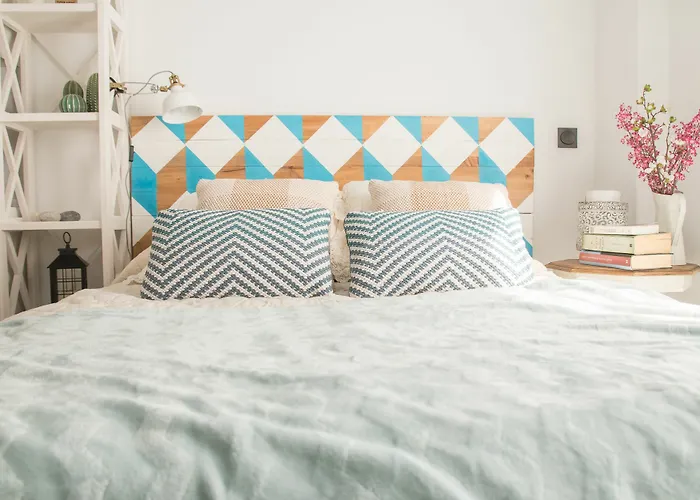 C80 - Rustic Chic Downtown Apartment